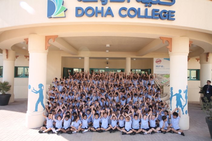 وظائف كلية الدوحة بقطر 2023